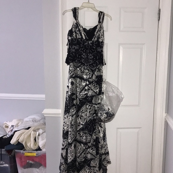 Evening gown newTerani size 8 - Picture 5 of 5